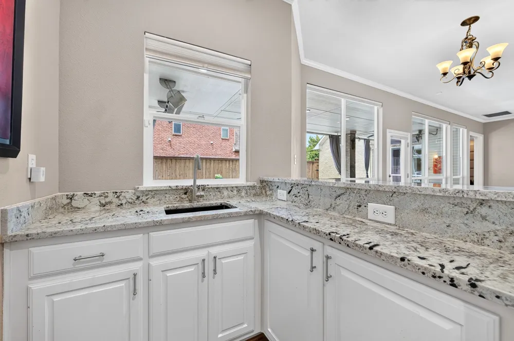 18728 Thorntree Lane Dallas, TX 75252