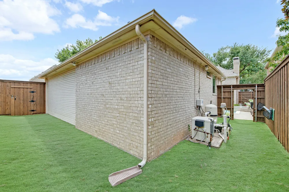18728 Thorntree Lane Dallas, TX 75252