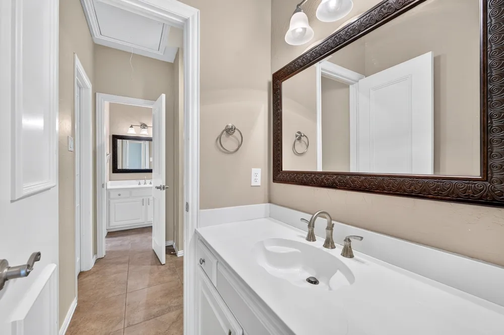 18728 Thorntree Lane Dallas, TX 75252