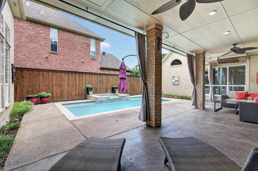 18728 Thorntree Lane Dallas, TX 75252