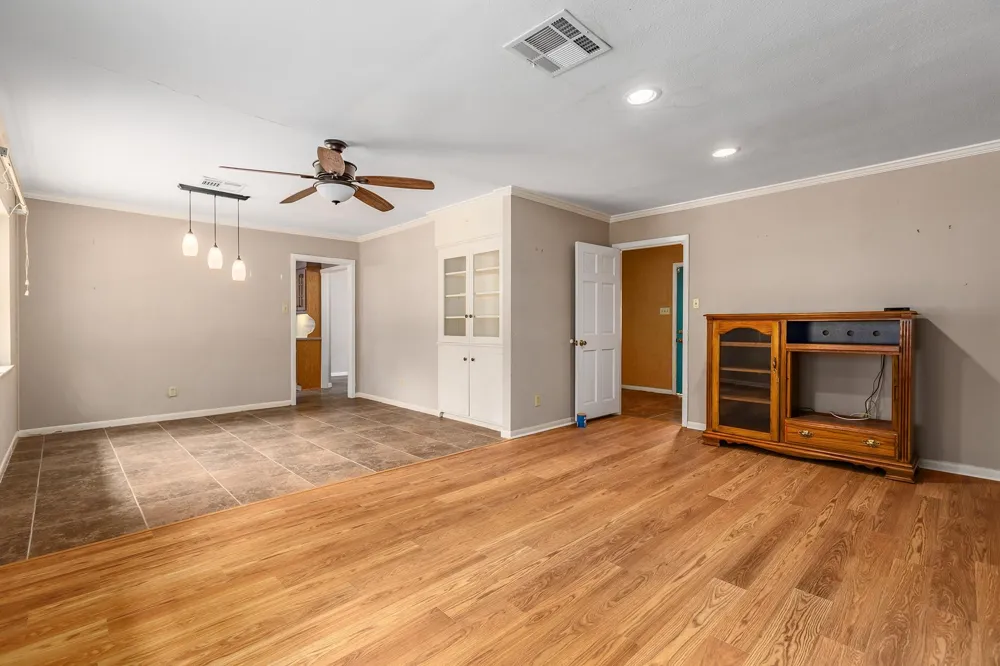 536 Wallisville Road Liberty, TX 77575