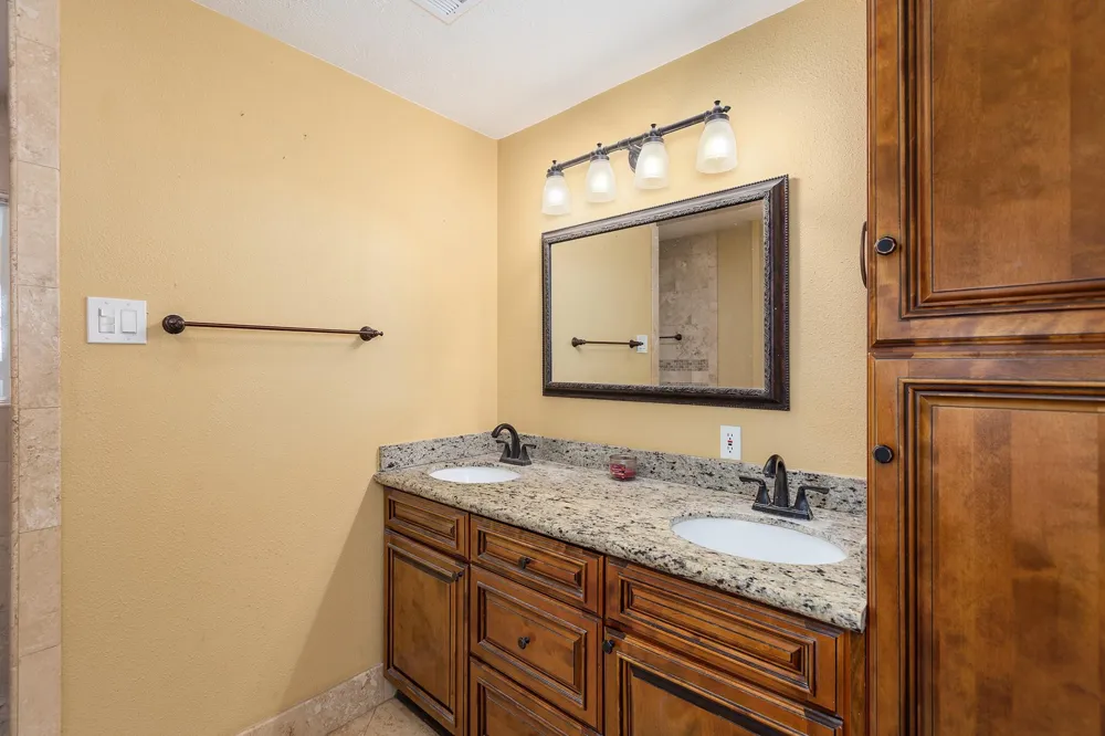 536 Wallisville Road Liberty, TX 77575