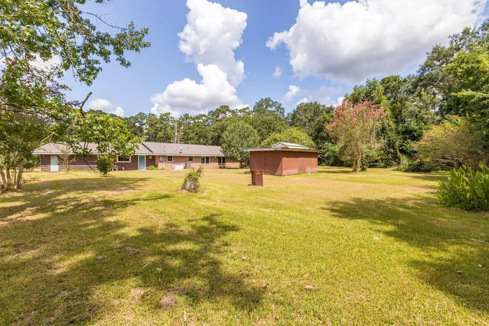536 Wallisville Road Liberty, TX 77575