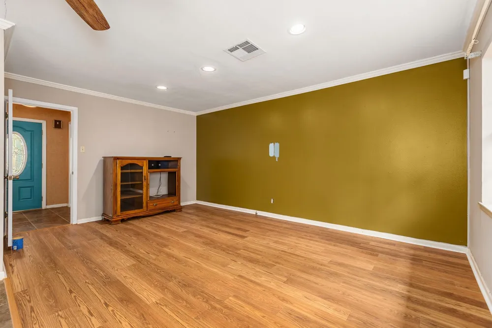 536 Wallisville Road Liberty, TX 77575