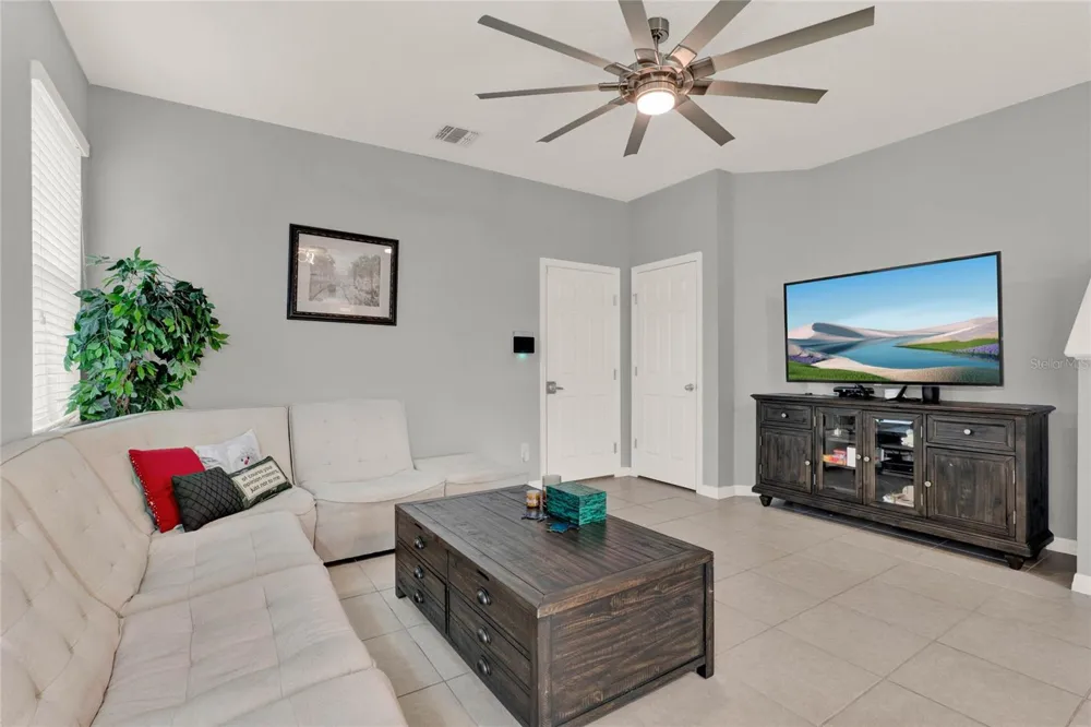 1335 E 10TH STREET Apopka, FL 32703