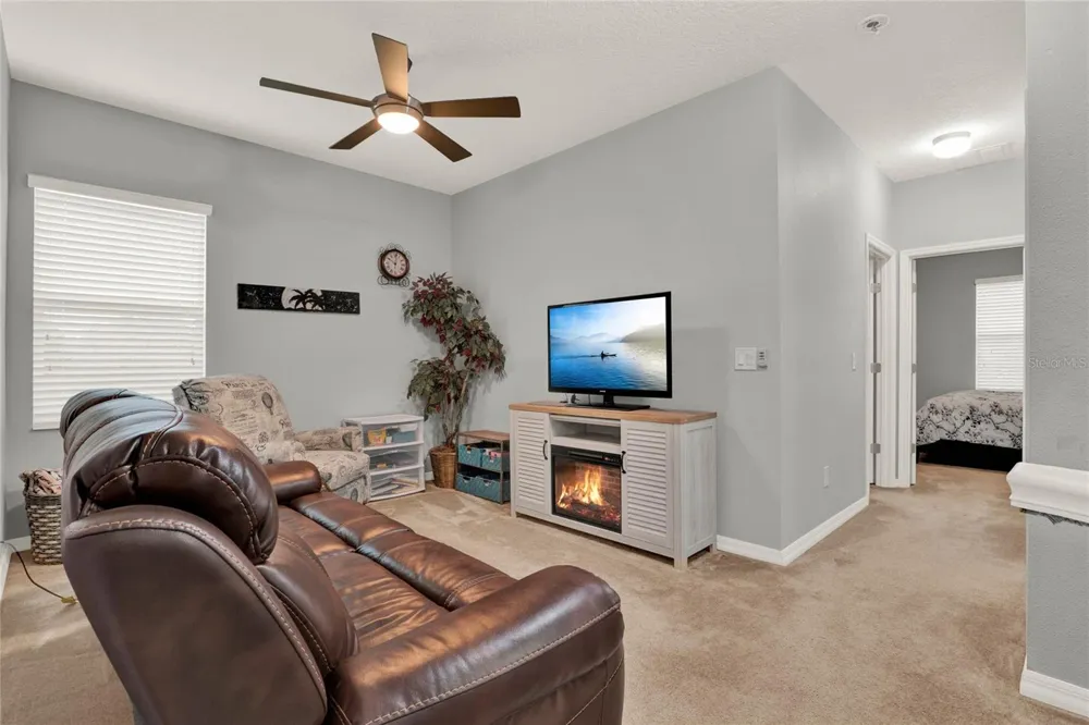 1335 E 10TH STREET Apopka, FL 32703
