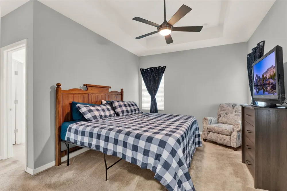 1335 E 10TH STREET Apopka, FL 32703