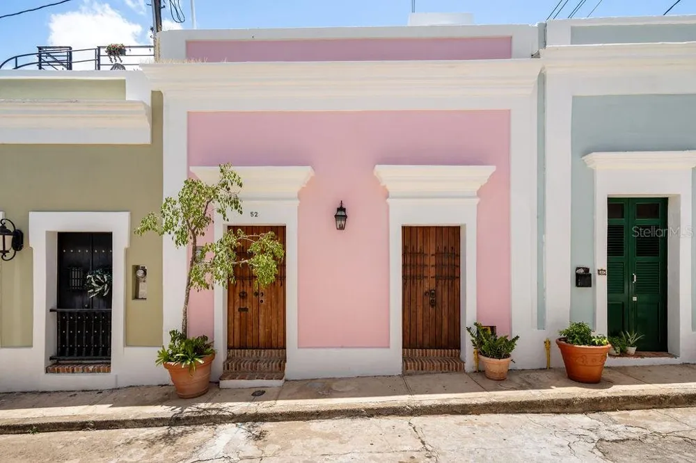 52 CALLEJON DEL HOSPITAL San Juan, PR 00901