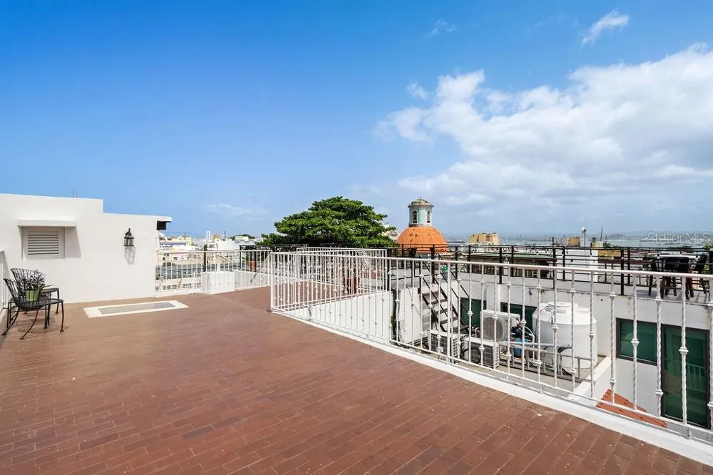 52 CALLEJON DEL HOSPITAL San Juan, PR 00901