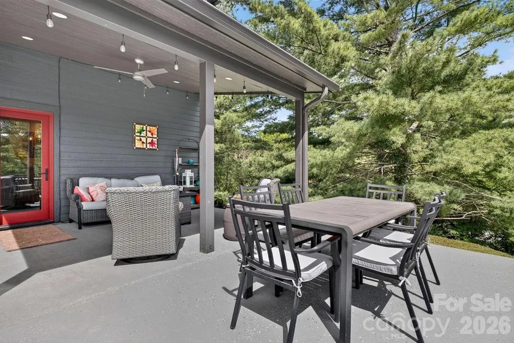 208 Gravely Branch Road Fletcher, NC 28732