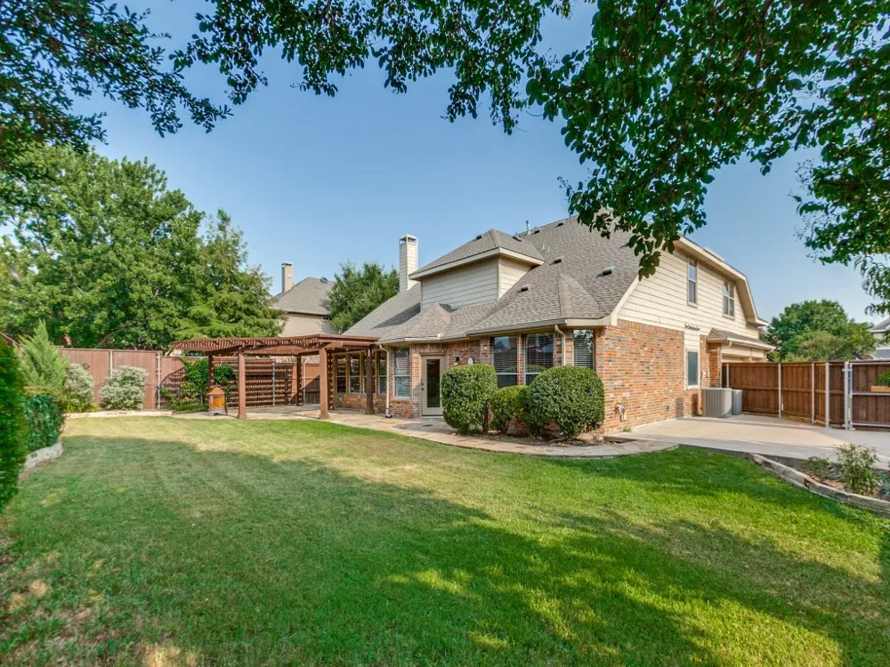 421 Shady Oaks Drive Murphy, TX 75094