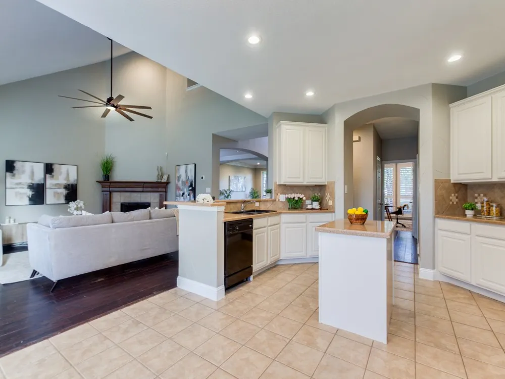 421 Shady Oaks Drive Murphy, TX 75094