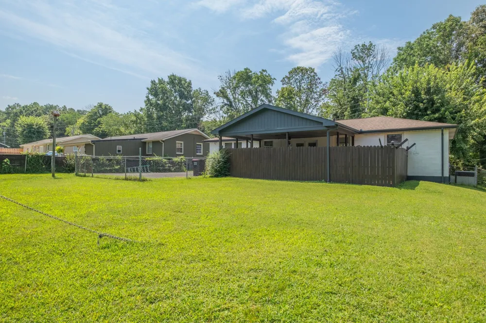 7183 Sugar Camp Dr Greenbrier, TN 37073