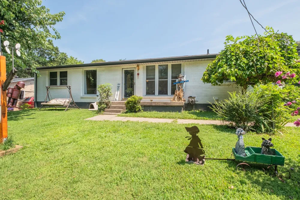 7183 Sugar Camp Dr Greenbrier, TN 37073