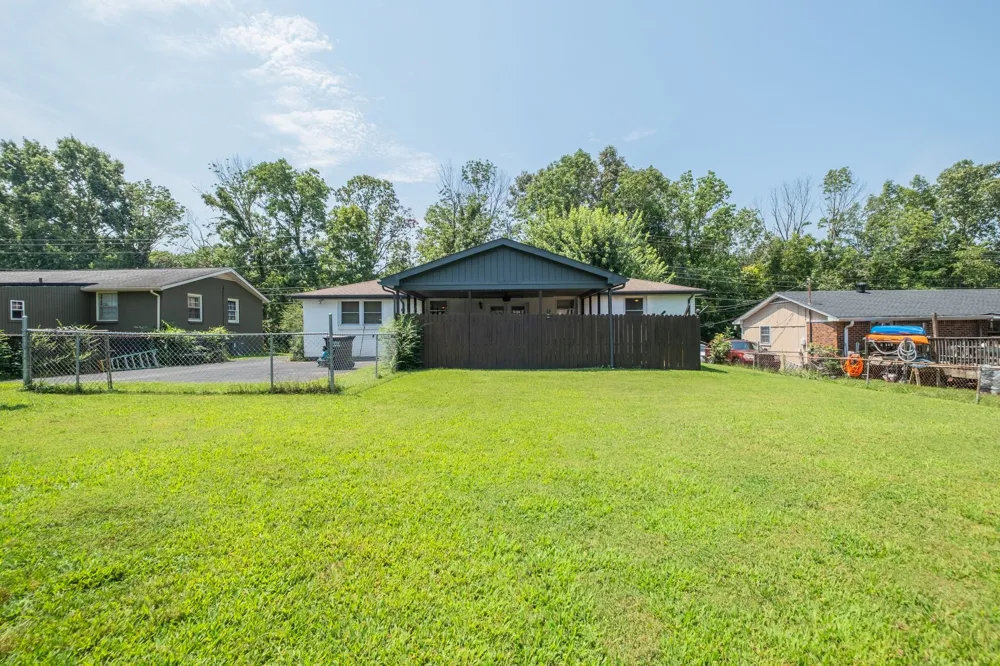 7183 Sugar Camp Dr Greenbrier, TN 37073