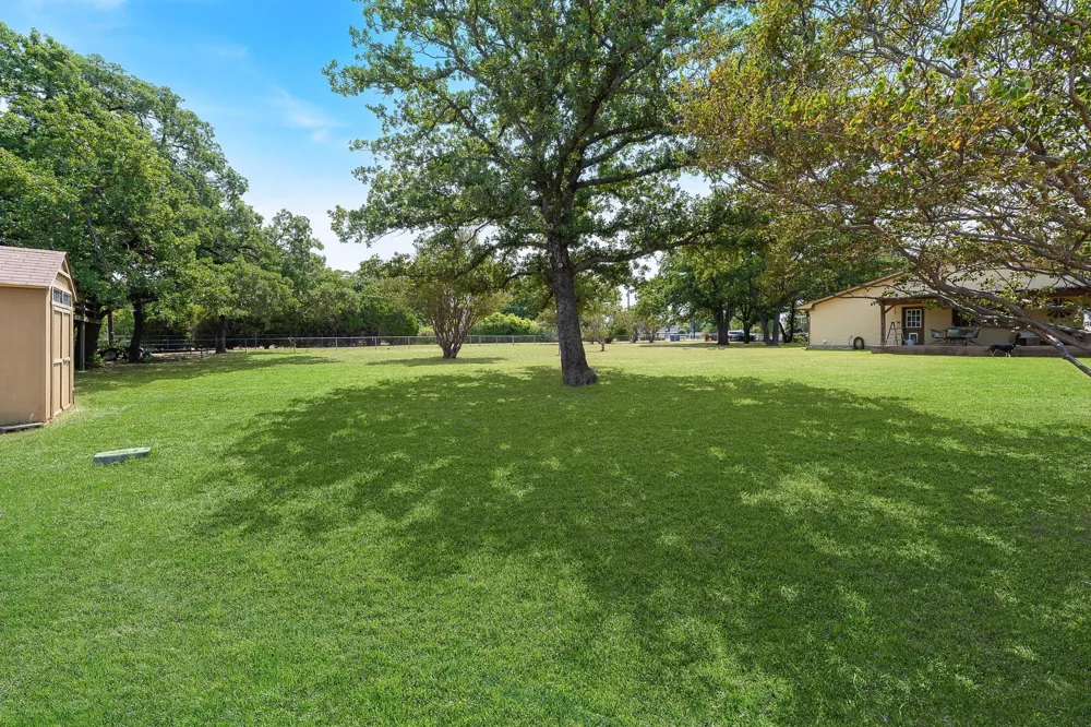 703 Robin Lane Argyle, TX 76226