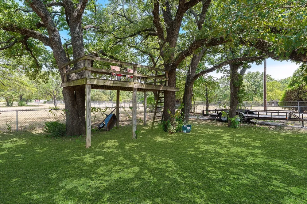 703 Robin Lane Argyle, TX 76226