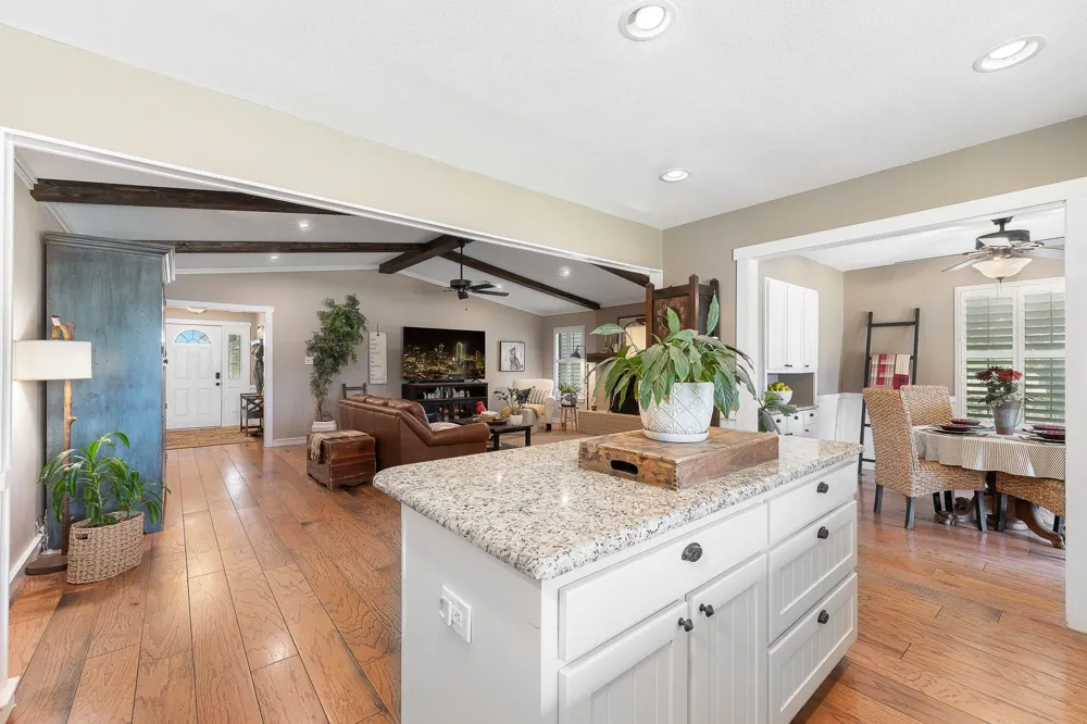 703 Robin Lane Argyle, TX 76226