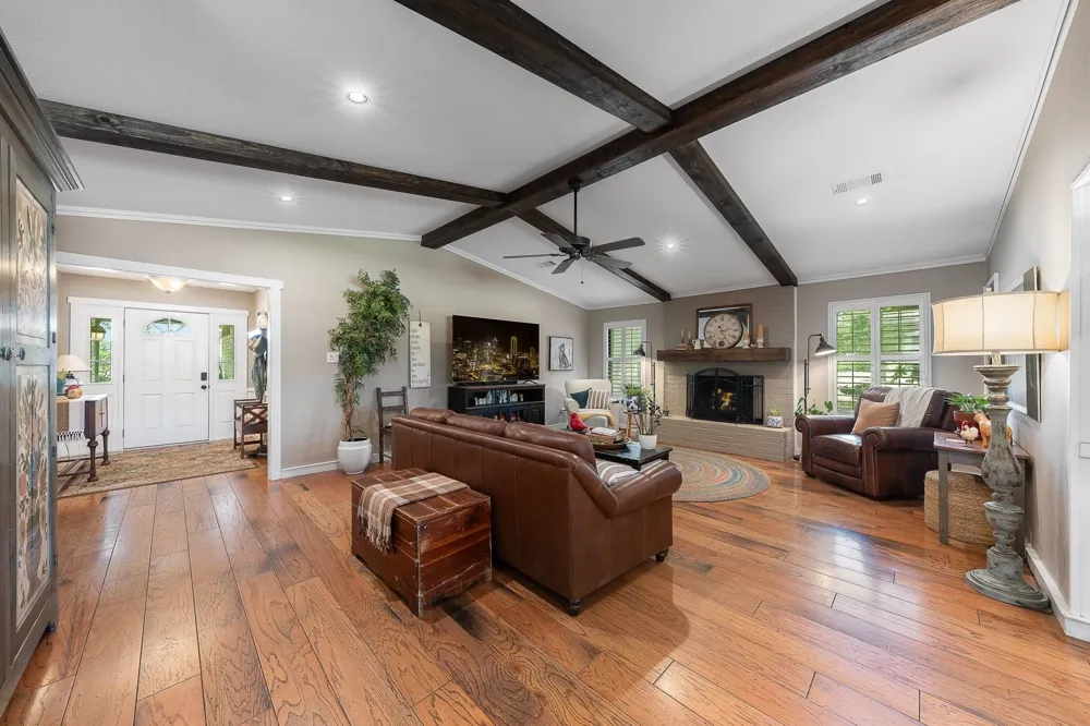 703 Robin Lane Argyle, TX 76226
