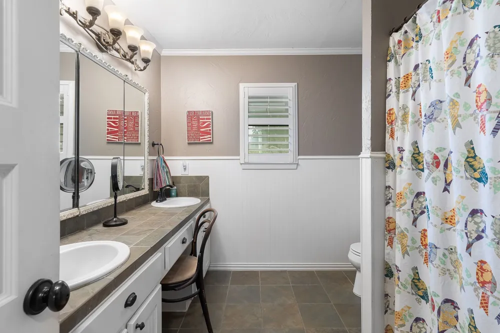 703 Robin Lane Argyle, TX 76226
