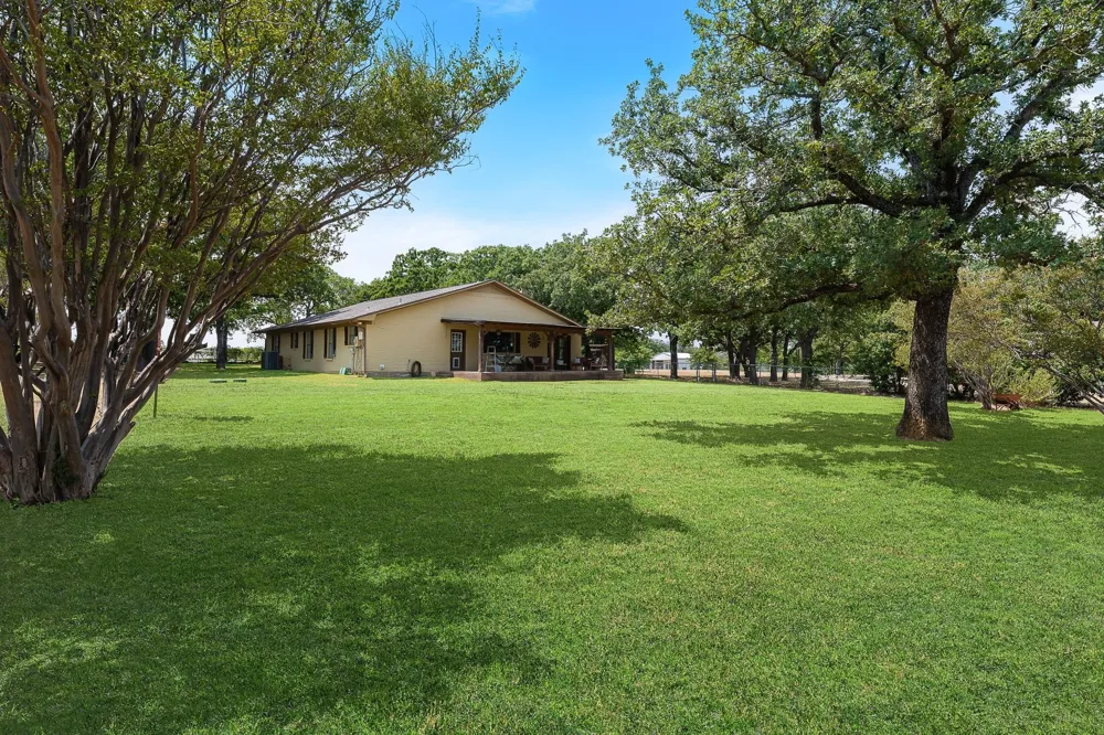 703 Robin Lane Argyle, TX 76226