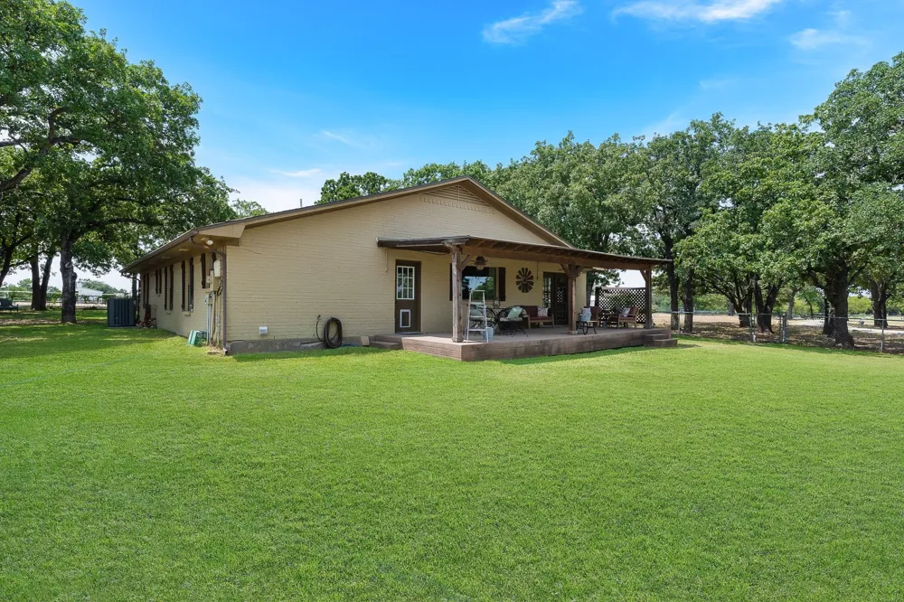 703 Robin Lane Argyle, TX 76226