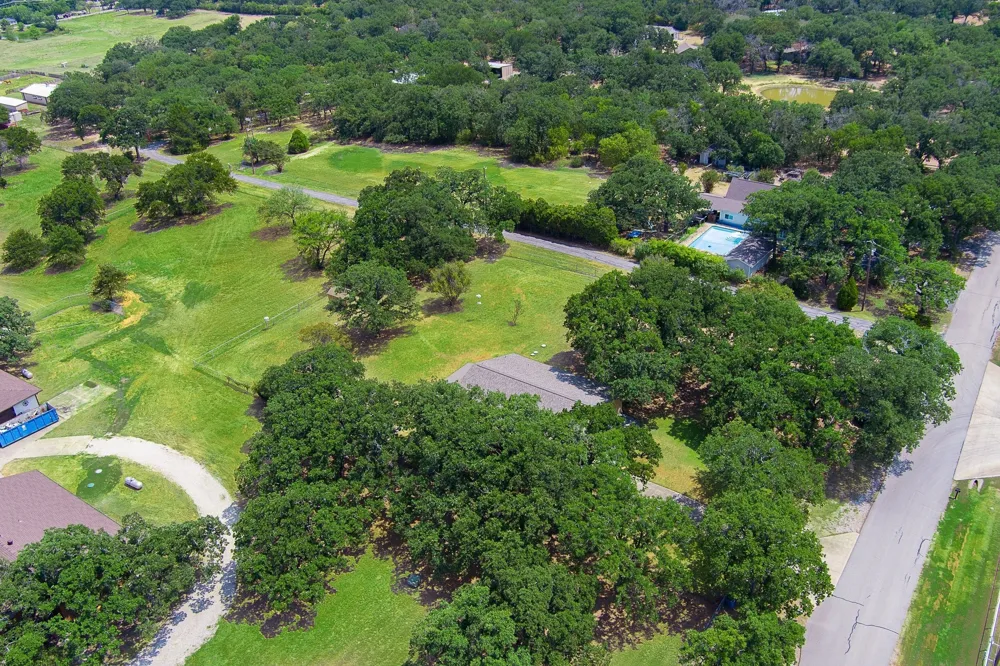 703 Robin Lane Argyle, TX 76226