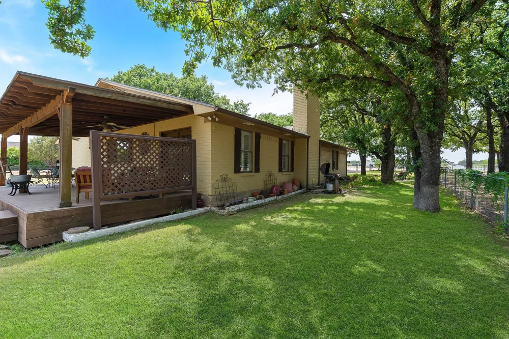 703 Robin Lane Argyle, TX 76226