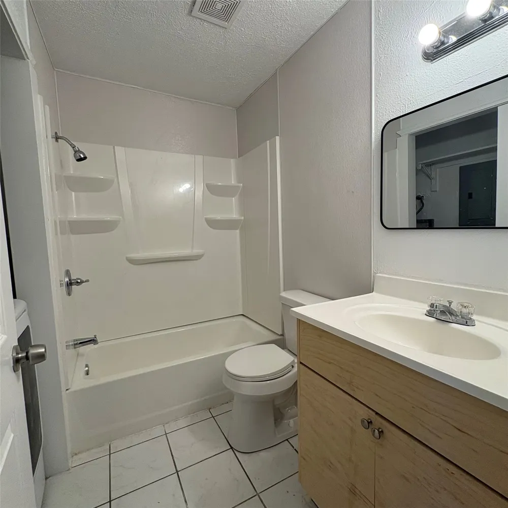 5913 Lake Hubbard Parkway #123 Garland, TX 75043