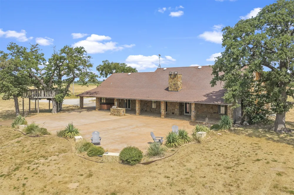 10500 S Greasy Bend Mannsville, OK 73447