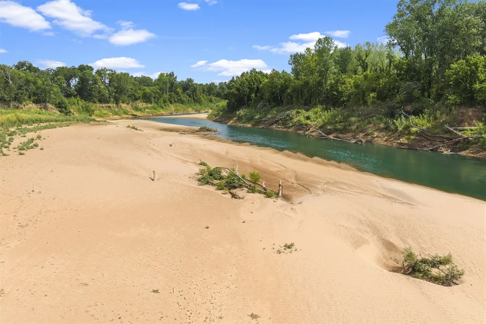 10500 S Greasy Bend Mannsville, OK 73447