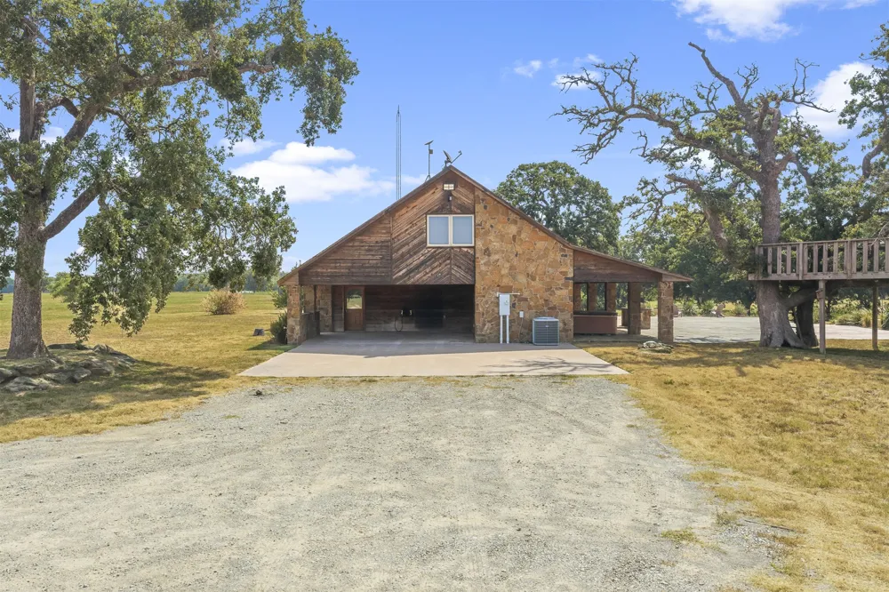 10500 S Greasy Bend Mannsville, OK 73447