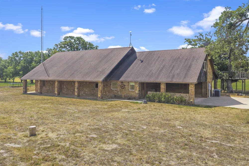 10500 S Greasy Bend Mannsville, OK 73447