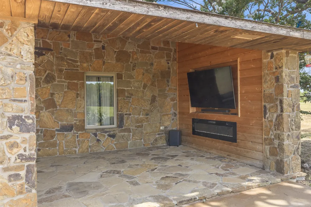 10500 S Greasy Bend Mannsville, OK 73447