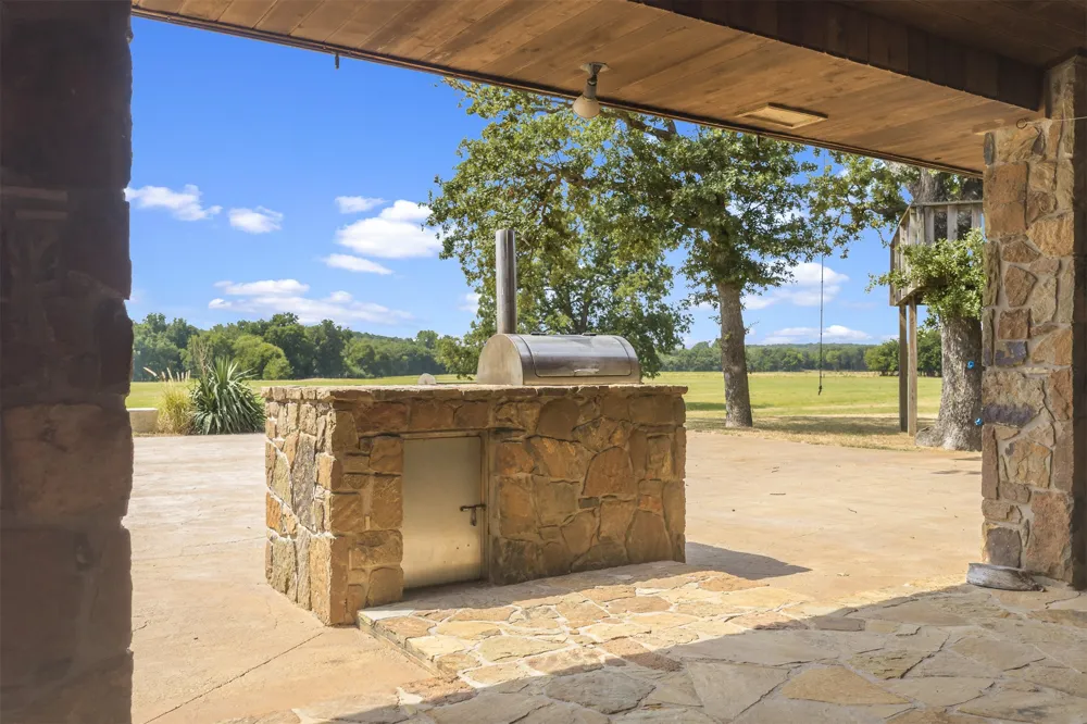 10500 S Greasy Bend Mannsville, OK 73447