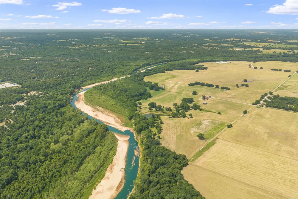 10500 S Greasy Bend Mannsville, OK 73447