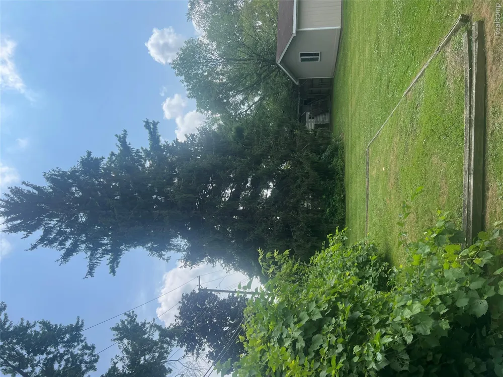 1533 Vermont Avenue Marysville City, MI 48040