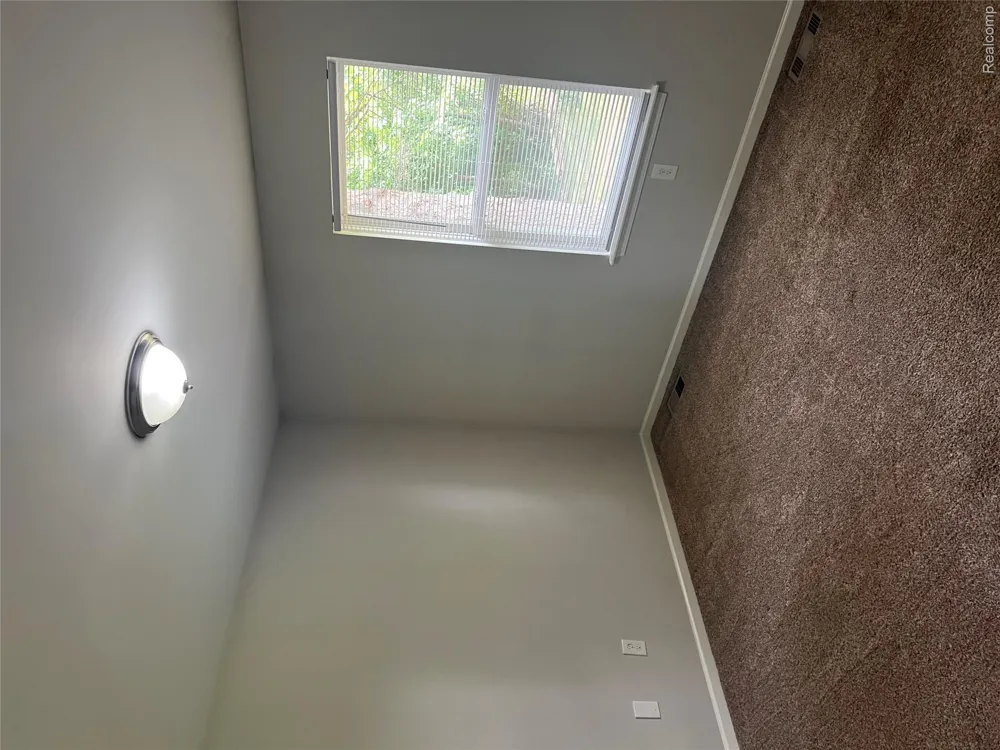1533 Vermont Avenue Marysville City, MI 48040