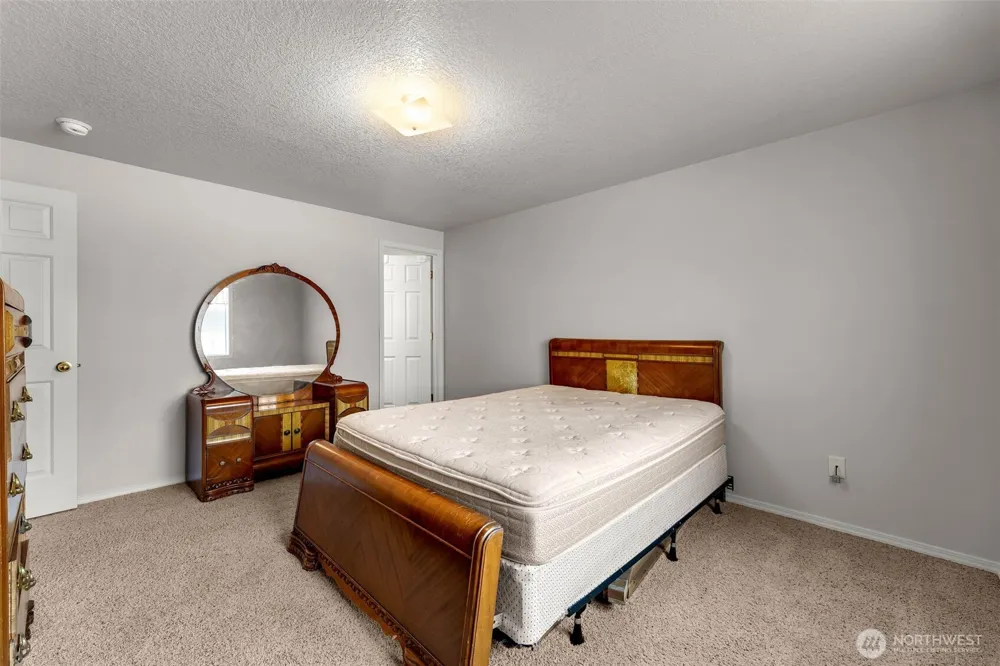 214 SE 11th Circle Battle Ground, WA 98604