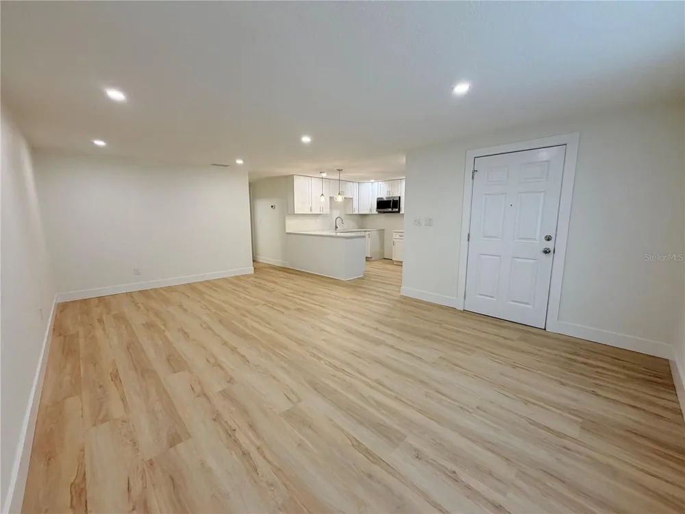 4533 W FERN STREET Tampa, FL 33614