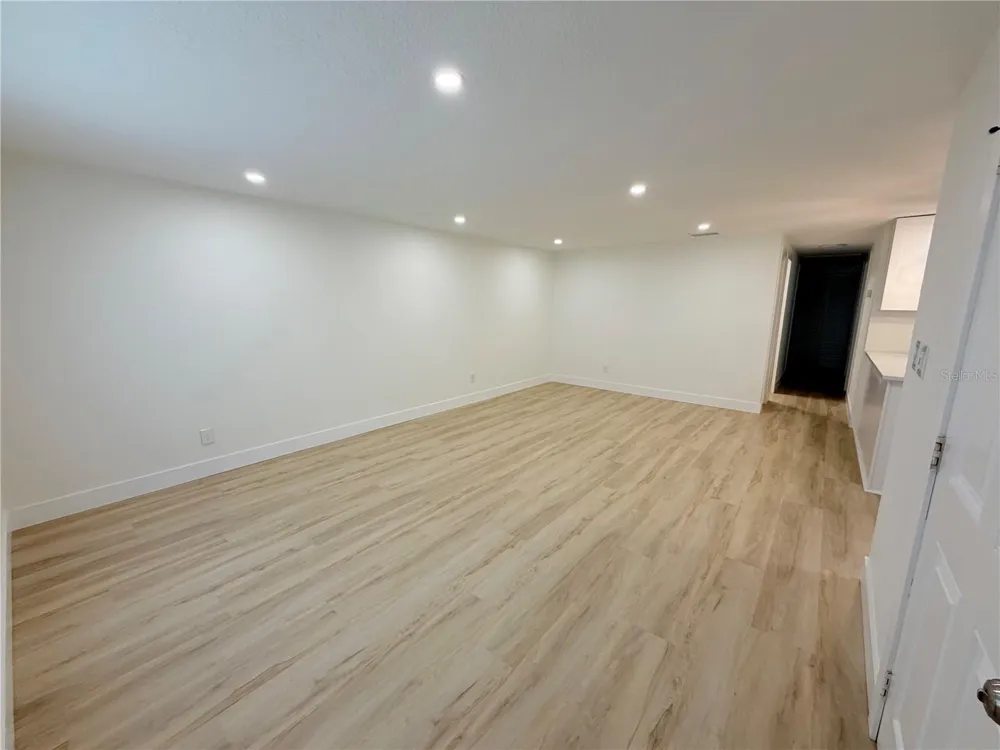 4533 W FERN STREET Tampa, FL 33614