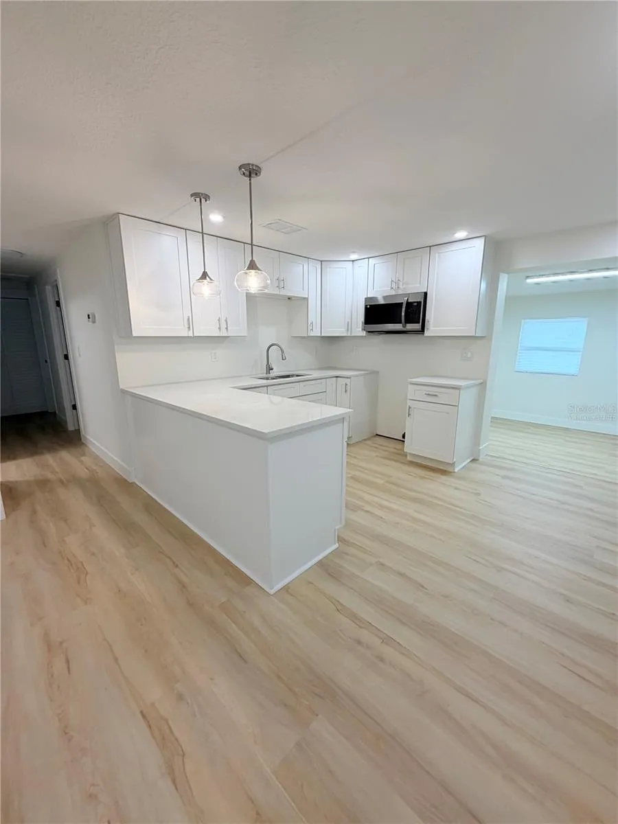 4533 W FERN STREET Tampa, FL 33614