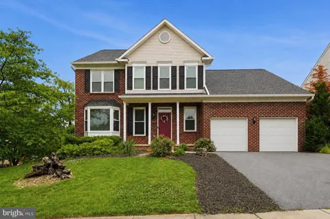 2402 SHAKER LANE