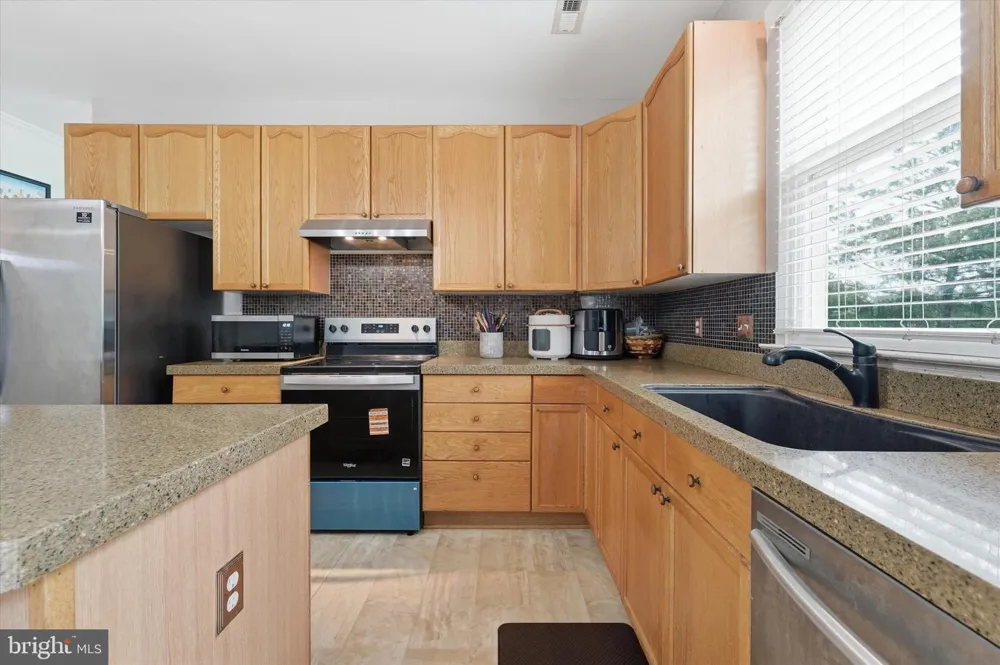 2402 SHAKER LANE Frederick, MD 21702