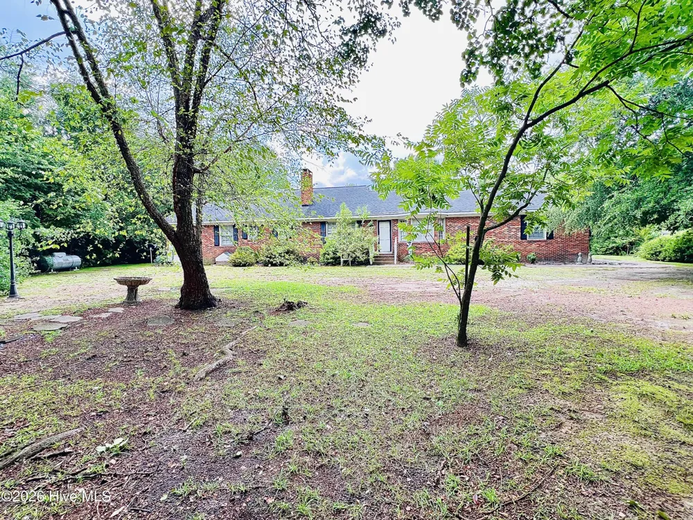 105 Country Club Circle Clinton, NC 28328