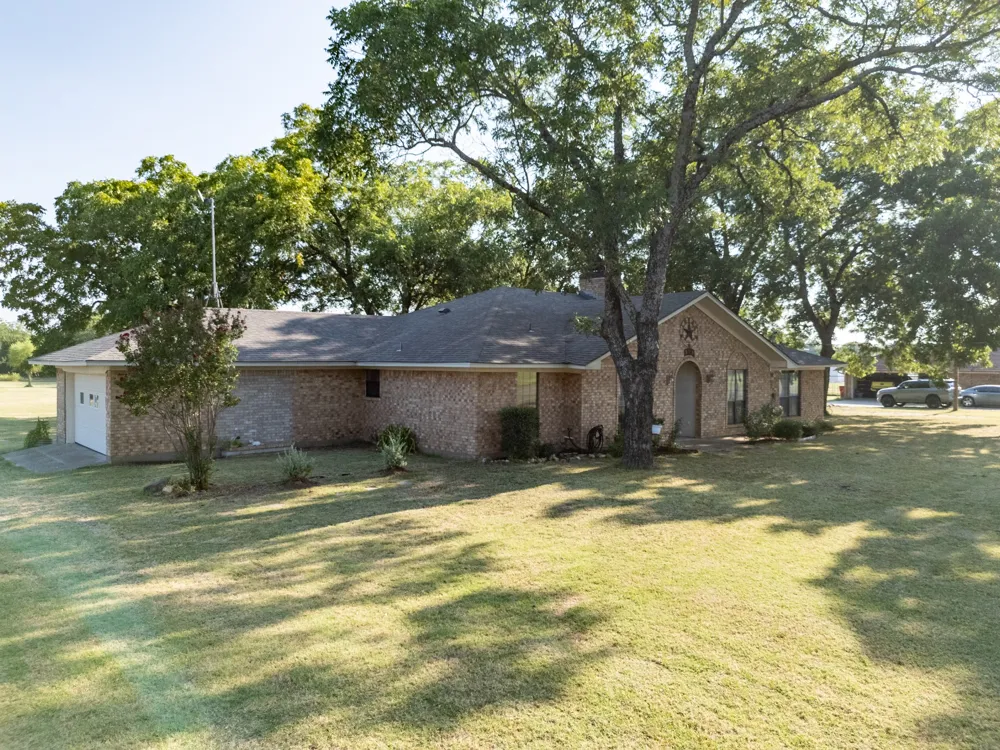 502 County Road 2610 Bonham, TX 75418
