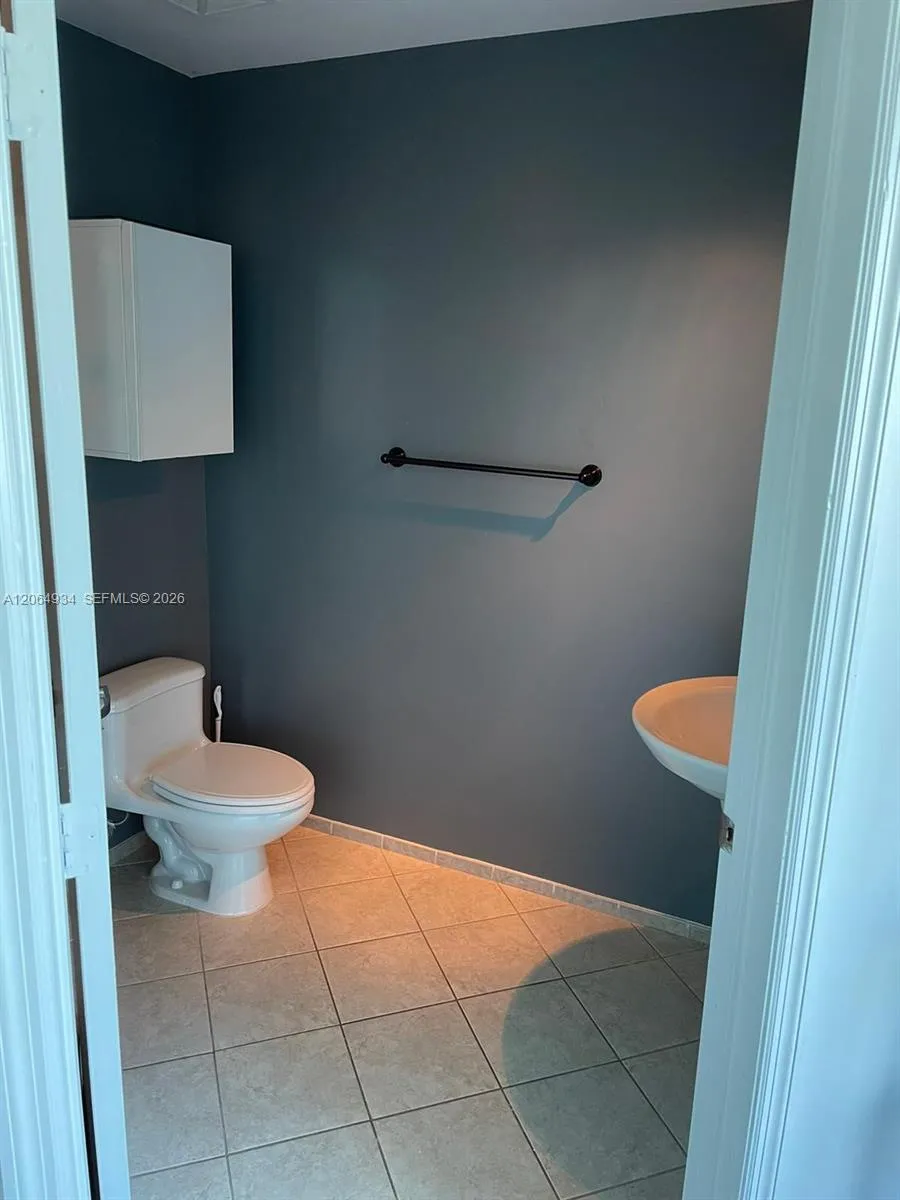 60 SW 13th St #3426 Miami, FL 33130