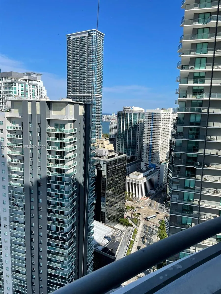 60 SW 13th St #3426 Miami, FL 33130