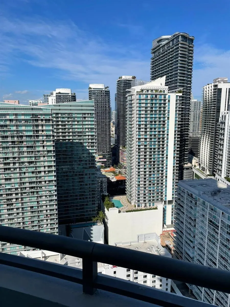 60 SW 13th St #3426 Miami, FL 33130