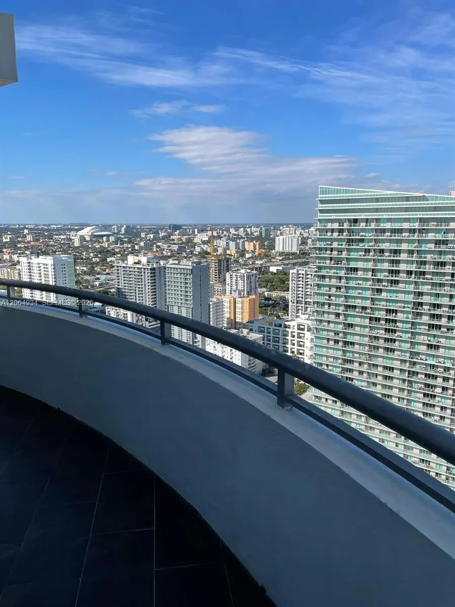 60 SW 13th St #3426 Miami, FL 33130
